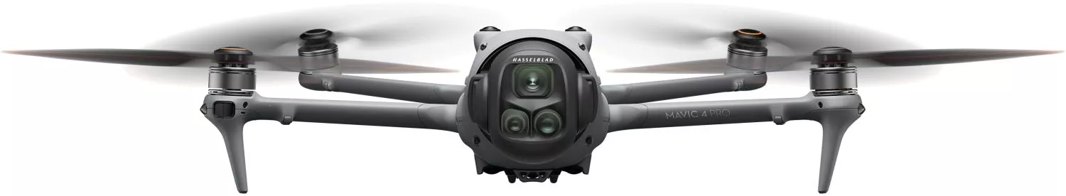 DJI Mavic 4 Pro 512 Go Creator Combo avec radiocommande Pro 2, drone phare à trois caméras avec capteur CMOS Hasselblad 4/3 de 100 Mpx, autonomie maximale de 51 minutes, trois batteries, station de charge, version professionnelle, gris